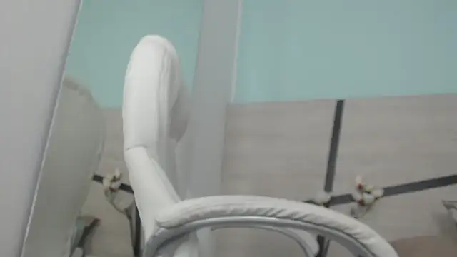 Snapshot of sussy_leon chatting on February 25, 6:44 pm sussy leon online show from February 25, 6:44 pm