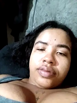 Snapshot of latetona38 chatting on December 18, 2:10 pm latetona38 online show from December 18, 2:10 pm