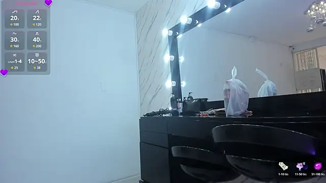 ElisabethMassey online show from October 24, 1:21 pm