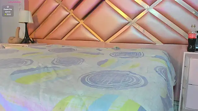 ElisabethMassey online show from March 1, 6:57 am