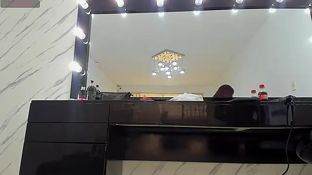 ElisabethMassey online show from November 7, 1:59 pm