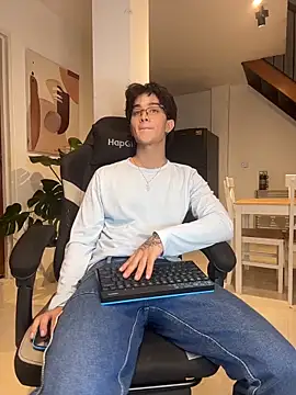 ajordanR online show from April 5, 1:01 am