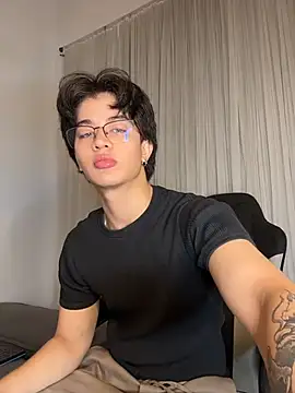 ajordanR online show from April 18, 1:52 am