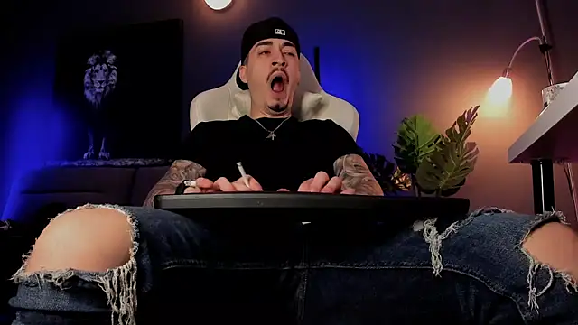 uptomatty online show from April 19, 7:42 am