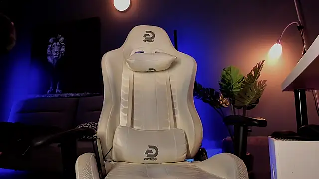 uptomatty online show from May 15, 7:28 am