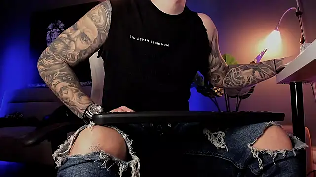 Snapshot of uptomatty chatting on February 17, 7:38 am uptomatty online show from February 17, 7:38 am