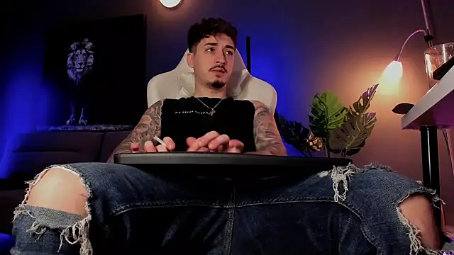 uptomatty online show from March 18, 7:33 am