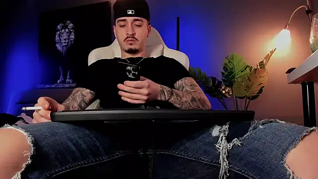 Snapshot of uptomatty chatting on February 10, 6:12 am uptomatty online show from February 10, 6:12 am