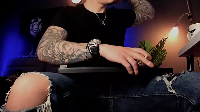 uptomatty online show from April 14, 7:46 am