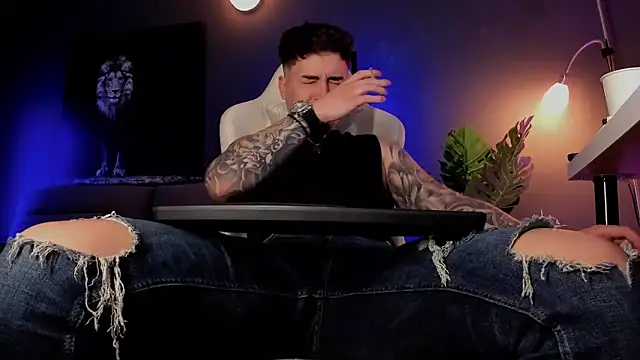 uptomatty online show from April 22, 7:48 am