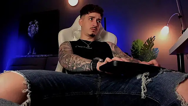 uptomatty online show from May 31, 8:42 am