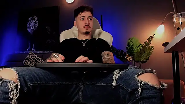 uptomatty online show from March 27, 8:22 am