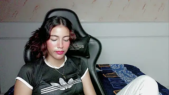 dayanita hot  online show from February 8, 1:22 pm