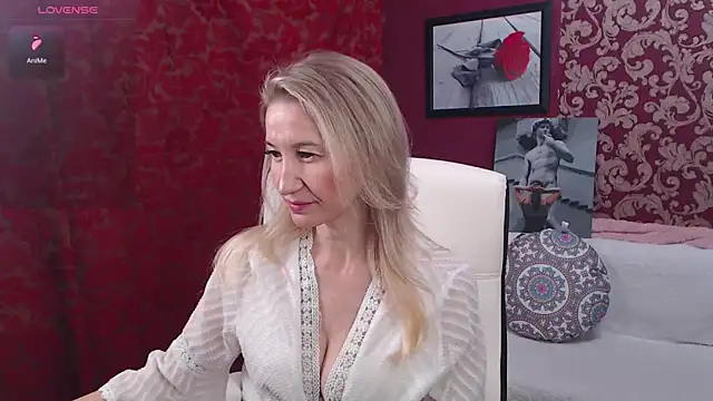 Snapshot of Sofia_Soul chatting on February 11, 6:33 pm Sofia Soul online show from February 11, 6:33 pm