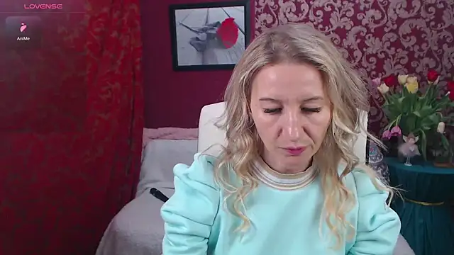 Snapshot of Sofia_Soul chatting on March 9, 7:48 pm Sofia Soul online show from March 9, 7:48 pm