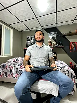 Snapshot of marcel_crawford96 chatting on September 10, 1:21 pm marcel crawford96 online show from September 10, 1:21 pm