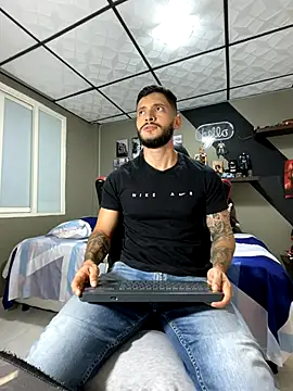 marcel crawford96 online show from December 18, 12:31 pm