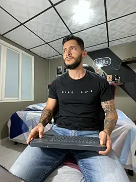 marcel crawford96 online show from April 7, 1:35 pm