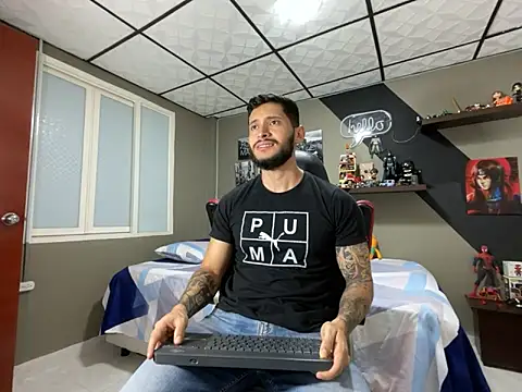 marcel crawford96 online show from March 7, 12:43 pm