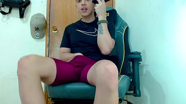 Danyer33 online show from February 25, 11:04 pm