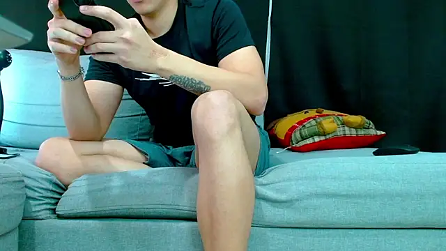 Danyer33 online show from December 2, 2:12 am