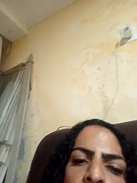 Snapshot of MaraVililhosa chatting on November 18, 2:38 am MaraVililhosa online show from November 18, 2:38 am