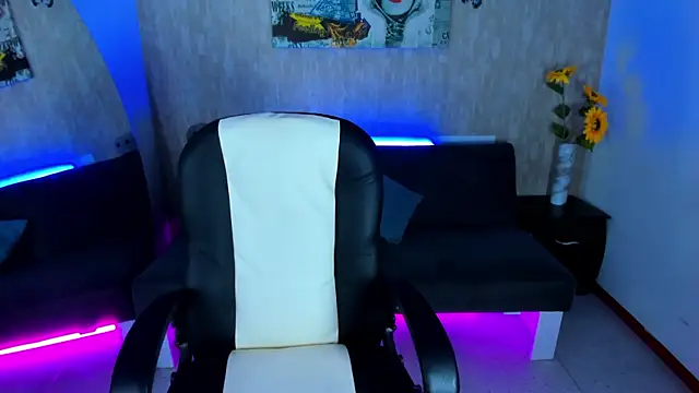 nova sex01 online show from April 16, 9:15 pm