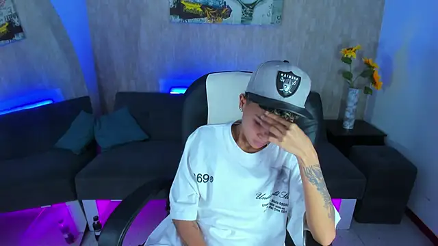 Snapshot of nova_sex01 chatting on February 27, 12:22 am nova sex01 online show from February 27, 12:22 am