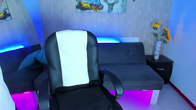 Snapshot of nova_sex01 chatting on February 24, 7:20 am nova sex01 online show from February 24, 7:20 am