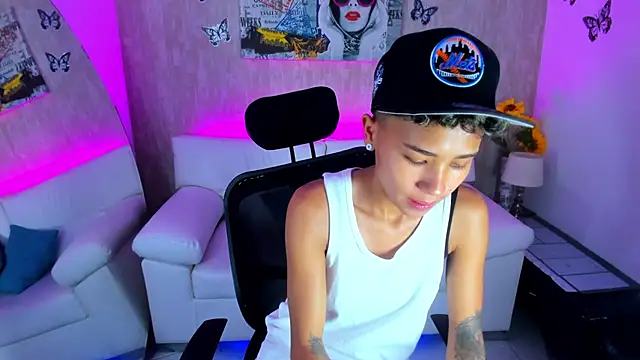 Snapshot of nova_sex01 chatting on February 3, 6:22 am nova sex01 online show from February 3, 6:22 am