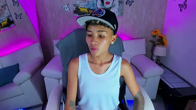 Snapshot of nova_sex01 chatting on December 22, 10:21 pm nova sex01 online show from December 22, 10:21 pm