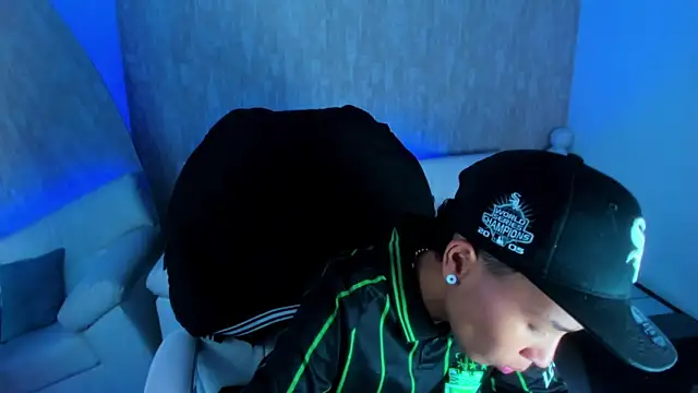 nova sex01 online show from September 17, 3:41 am