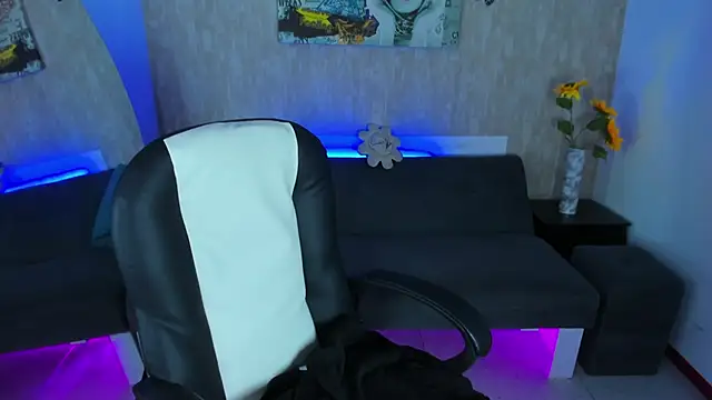 Snapshot of nova_sex01 chatting on February 28, 11:04 pm nova sex01 online show from February 28, 11:04 pm