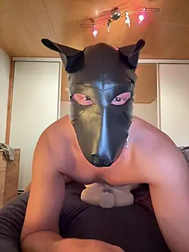 Snapshot of PlayDog123 chatting on January 9, 3:52 pm PlayDog123 online show from January 9, 3:52 pm