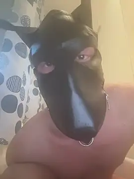 Snapshot of PlayDog123 chatting on March 6, 5:22 pm PlayDog123 online show from March 6, 5:22 pm