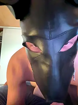 Snapshot of PlayDog123 chatting on October 24, 3:00 pm PlayDog123 online show from October 24, 3:00 pm