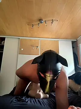 Snapshot of PlayDog123 chatting on October 5, 11:45 am PlayDog123 online show from October 5, 11:45 am