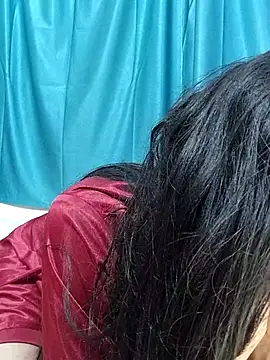 Snapshot of WetPussyDesiGirl chatting on November 4, 9:35 am WetPussyDesiGirl online show from November 4, 9:35 am