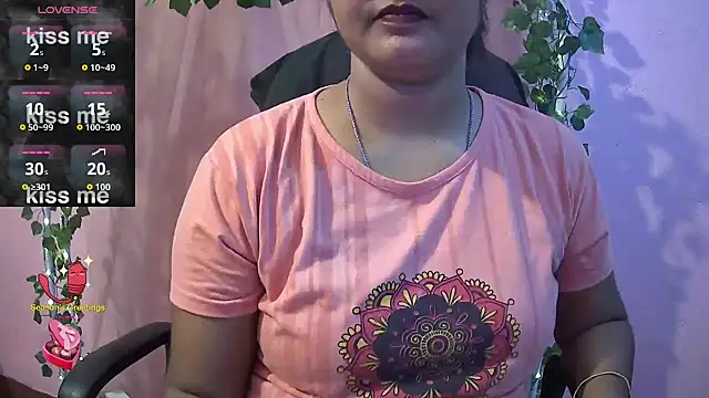 Snapshot of Pari-new chatting on June 1, 4:13 am Pari-new online show from June 1, 4:13 am