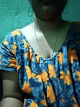 Snapshot of Pari-new chatting on May 9, 9:18 pm Pari-new online show from May 9, 9:18 pm