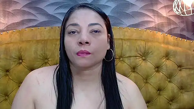 NahomiFireSex online show from November 14, 3:43 am