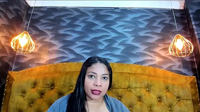 NahomiFireSex online show from May 21, 4:32 am