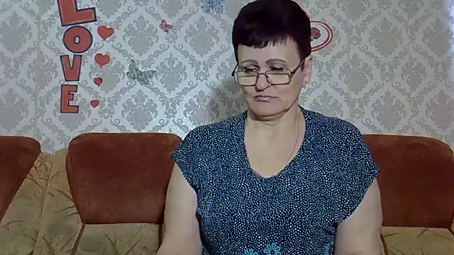 PaulaGolden online show from October 31, 9:50 am