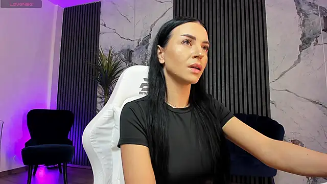 Snapshot of Just_Mira_ chatting on March 21, 5:32 am Just Mira online show from March 21, 5:32 am