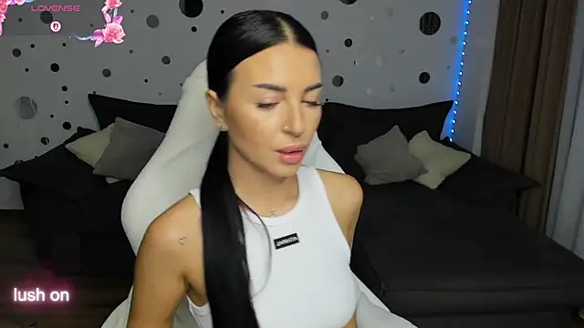 Snapshot of Just_Mira_ chatting on September 23, 4:19 am Just Mira online show from September 23, 4:19 am