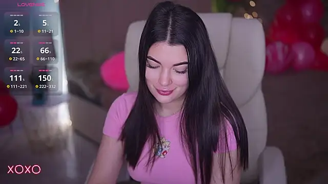 YourLolaBunny online show from February 14, 8:03 am