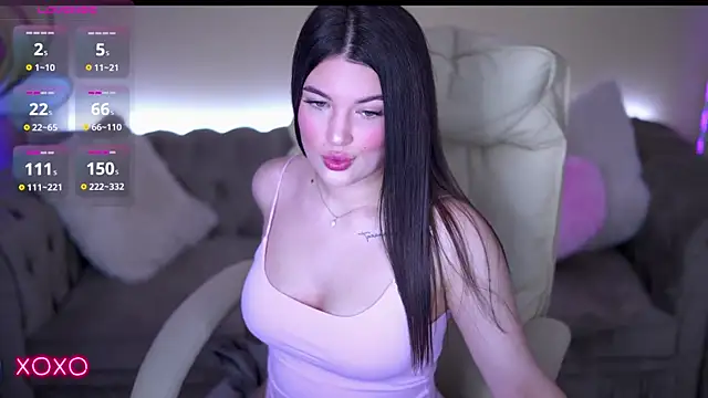 YourLolaBunny online show from March 10, 8:02 pm