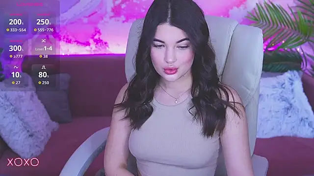 YourLolaBunny online show from January 17, 7:45 am