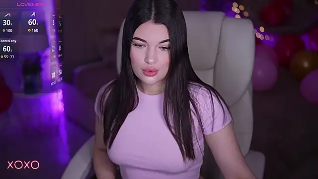 YourLolaBunny online show from February 7, 7:16 am