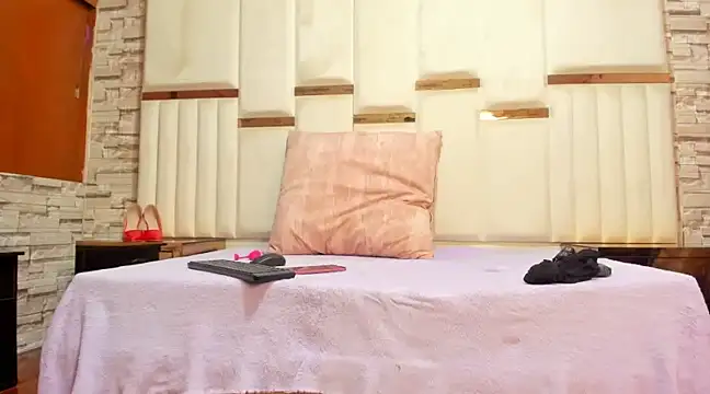 AmiraDulcee online show from March 3, 12:39 pm